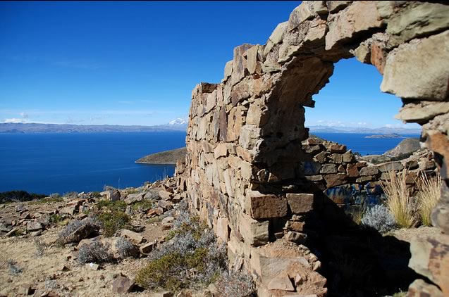 Isla del Sol Inca ruins